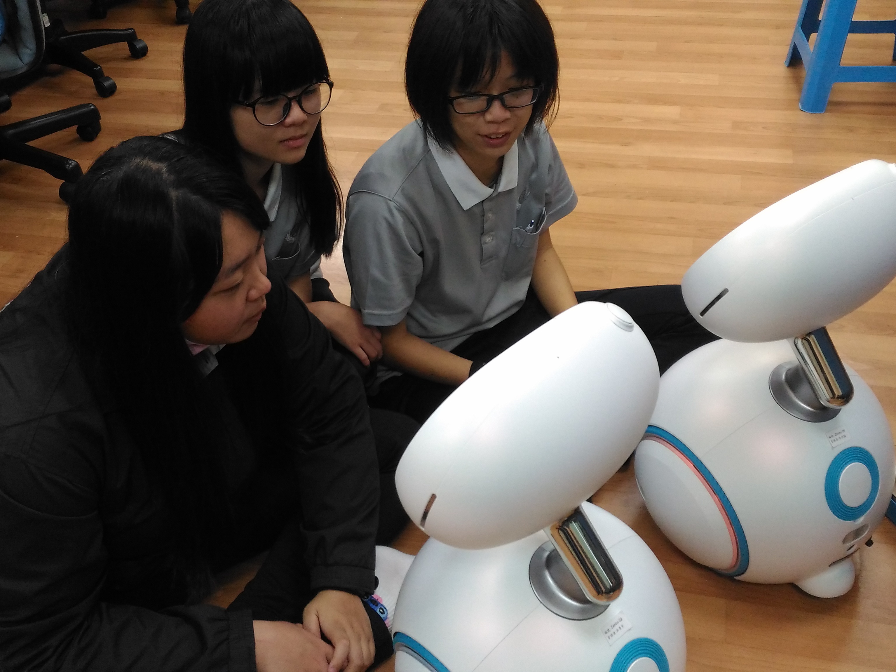 Students use Zenbo Robot App, a smart application for health management